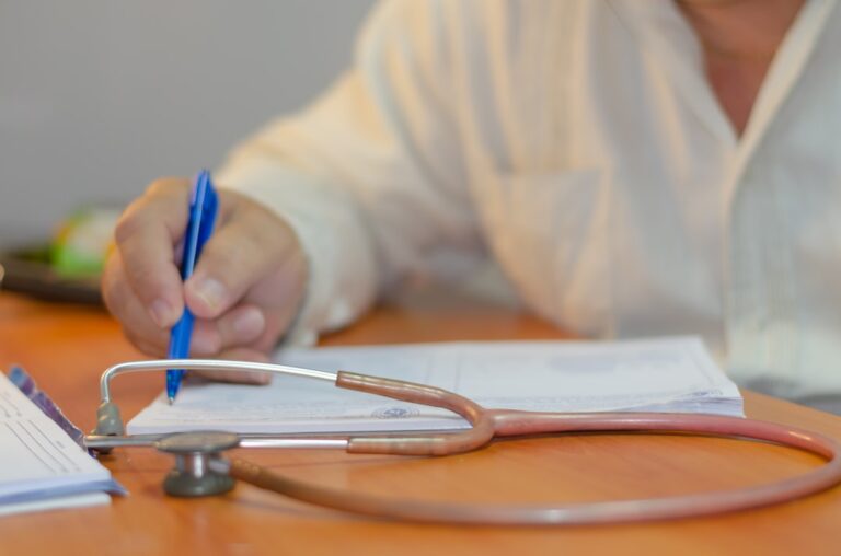 労働者の健康増進と産業保健の未来：医療職の役割と求人動向